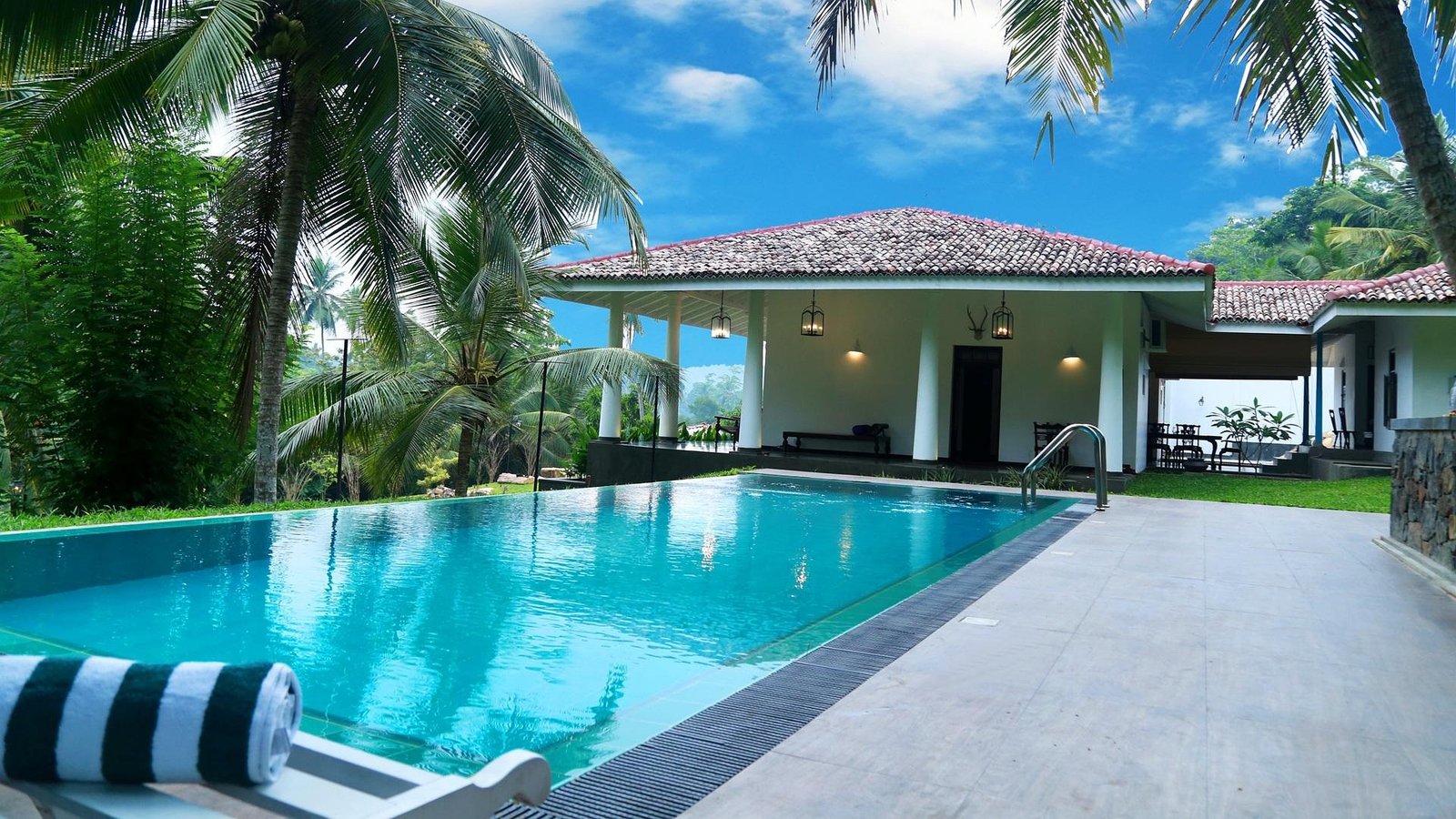 Grand Pool Villa